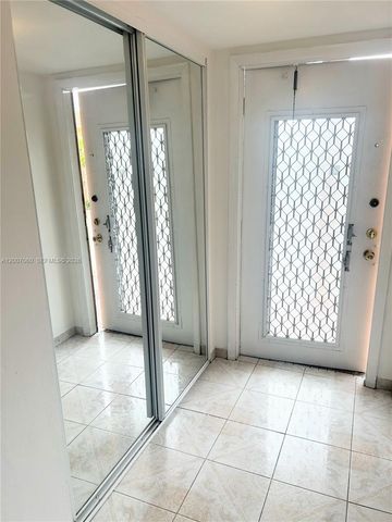 8345 Sunrise Lakes Boulevard 210, Sunrise, FL 33322