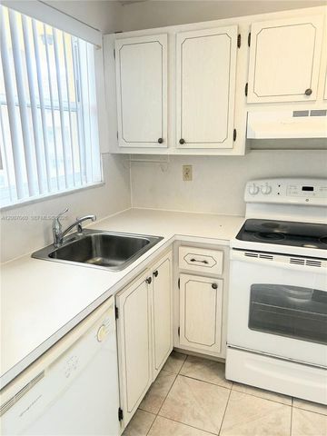 8345 Sunrise Lakes Boulevard 210, Sunrise, FL 33322