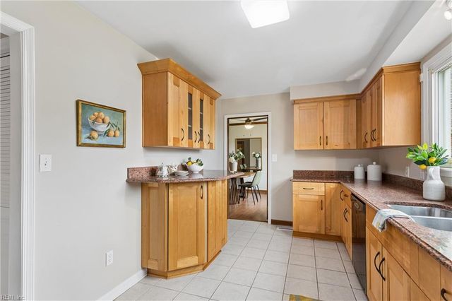 92 Oakville DR, Hampton, VA 23669