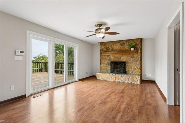 92 Oakville DR, Hampton, VA 23669