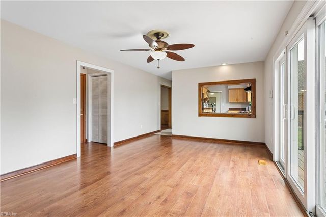 92 Oakville DR, Hampton, VA 23669