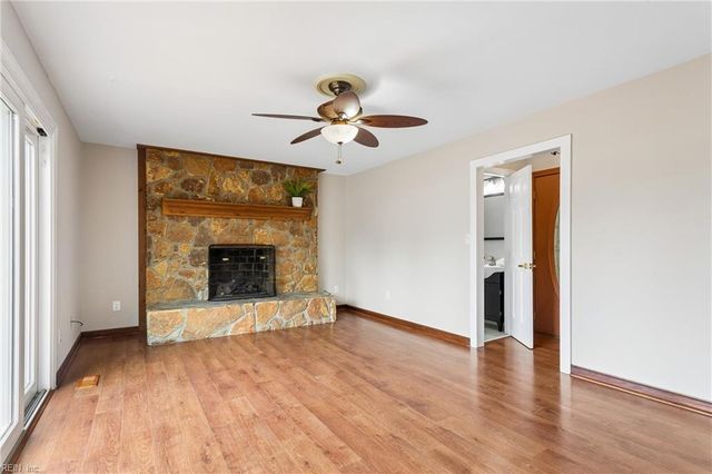 92 Oakville DR, Hampton, VA 23669