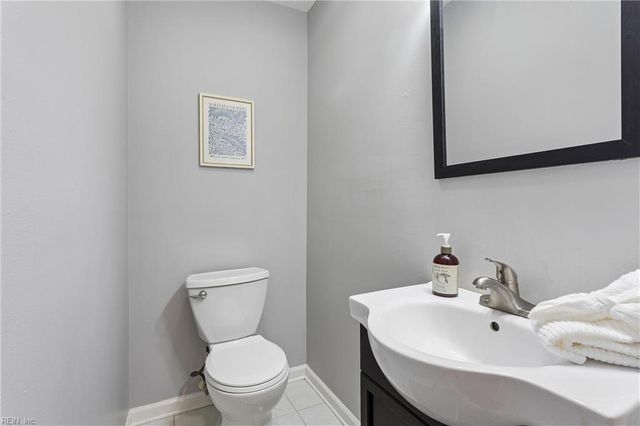92 Oakville DR, Hampton, VA 23669