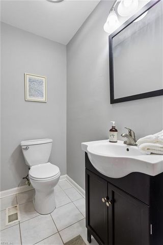 92 Oakville DR, Hampton, VA 23669