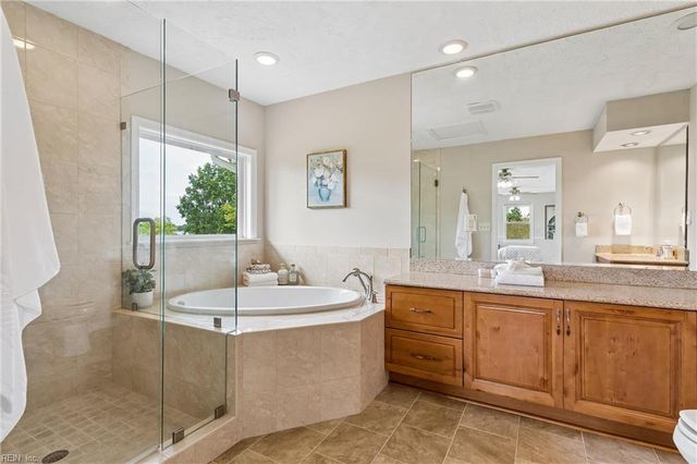 92 Oakville DR, Hampton, VA 23669