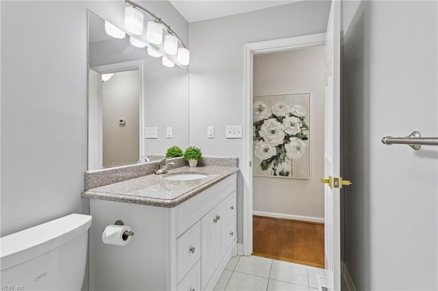 92 Oakville DR, Hampton, VA 23669