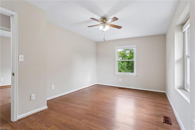 92 Oakville DR, Hampton, VA 23669