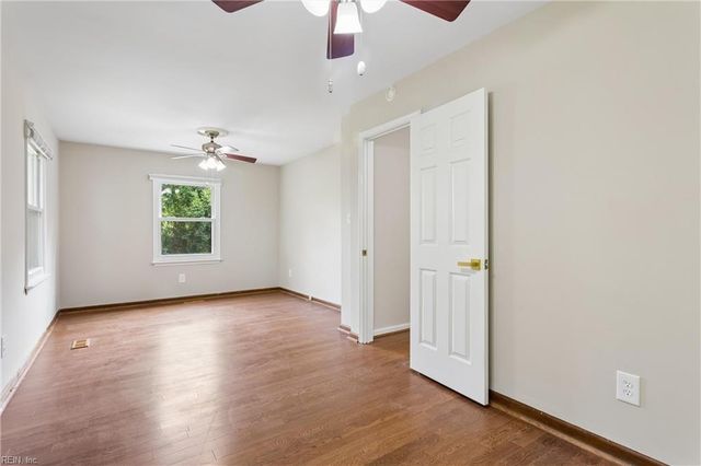 92 Oakville DR, Hampton, VA 23669