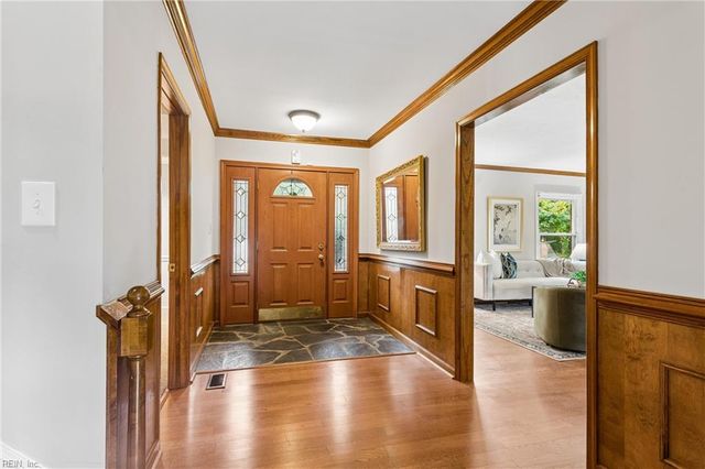 92 Oakville DR, Hampton, VA 23669