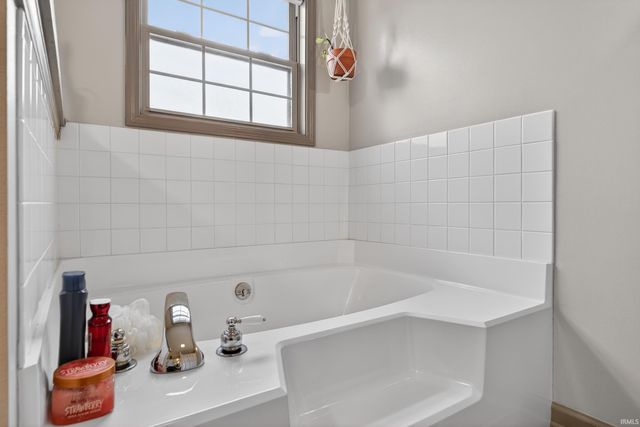 33 S Brookfield Drive, Lafayette, IN 47905