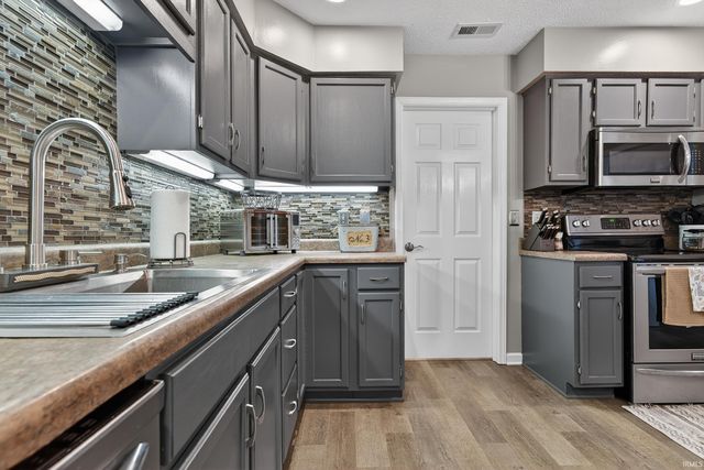 33 S Brookfield Drive, Lafayette, IN 47905