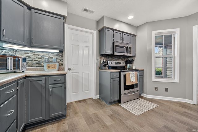 33 S Brookfield Drive, Lafayette, IN 47905