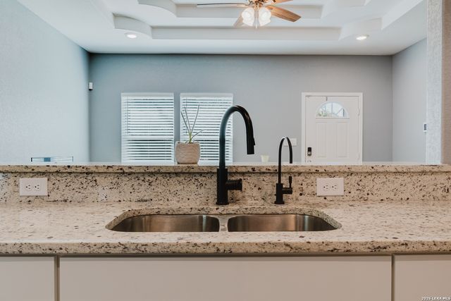 551 FERRIS AVE, San Antonio, TX 78220