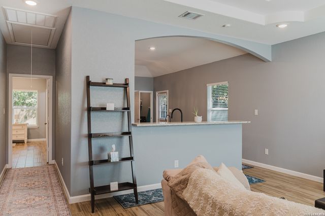 551 FERRIS AVE, San Antonio, TX 78220