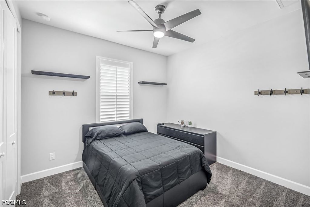 Image 30 of property listing at 1909 SE 14th ST, Cape Coral, FL 33990
