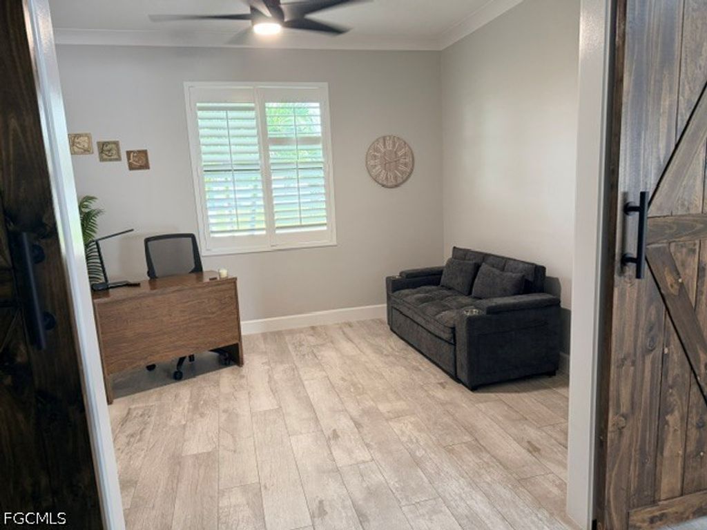 Image 33 of property listing at 1909 SE 14th ST, Cape Coral, FL 33990