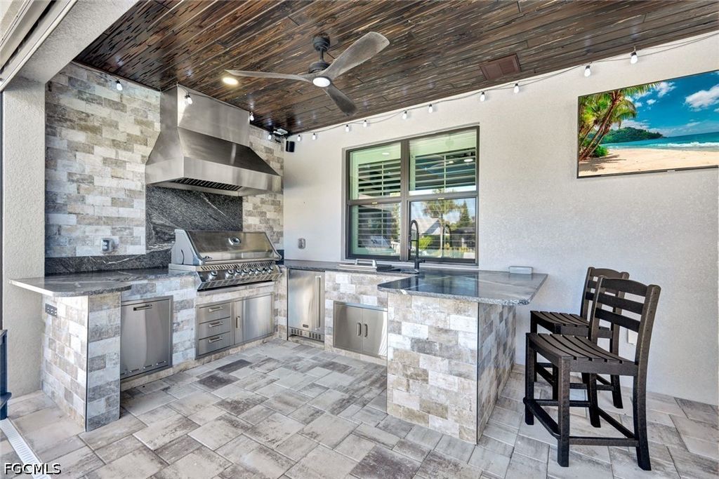 Image 36 of property listing at 1909 SE 14th ST, Cape Coral, FL 33990