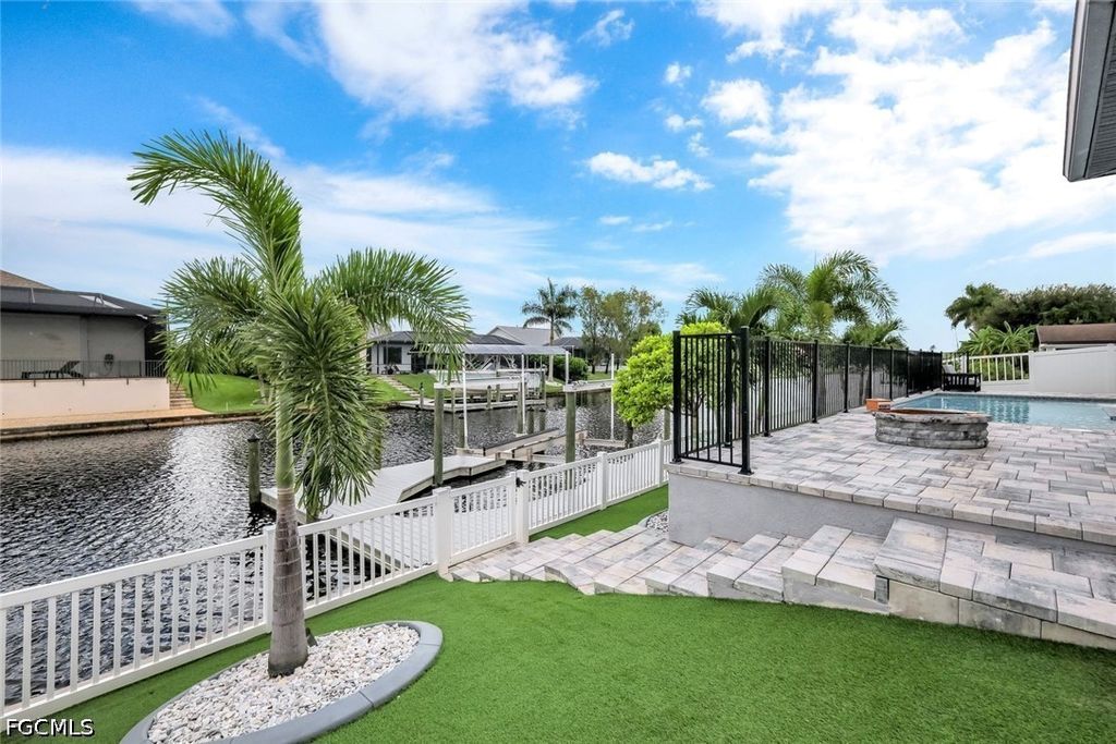 Image 40 of property listing at 1909 SE 14th ST, Cape Coral, FL 33990