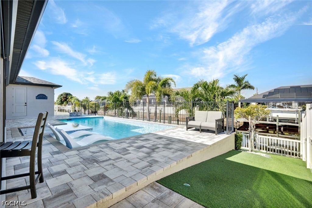 Image 41 of property listing at 1909 SE 14th ST, Cape Coral, FL 33990