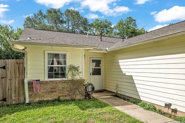 726 MEADOW GATE, Converse, TX 78109