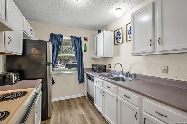 726 MEADOW GATE, Converse, TX 78109