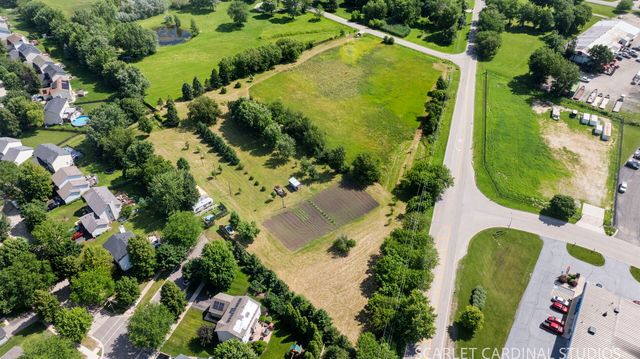 9908 S Carls Drive, Plainfield, IL 60585