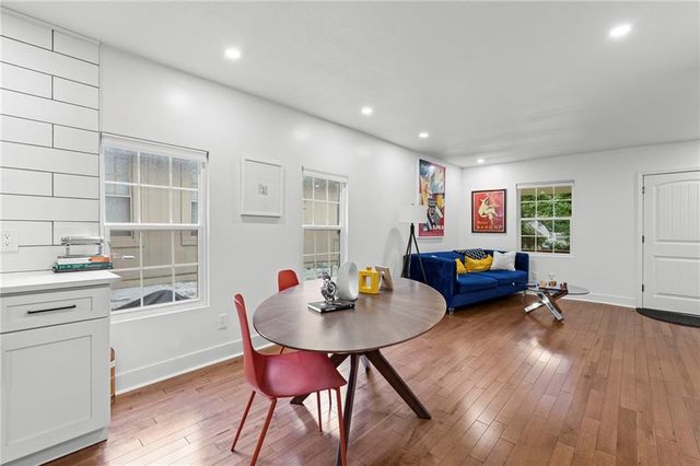 6214 Tracy Avenue, Kansas City, MO 64110