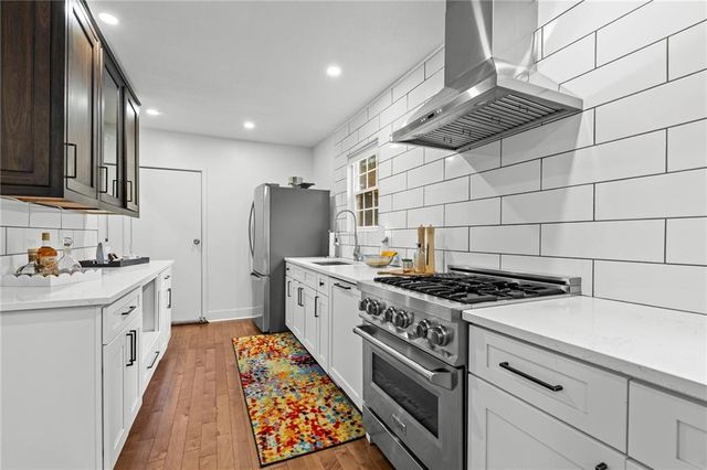 6214 Tracy Avenue, Kansas City, MO 64110