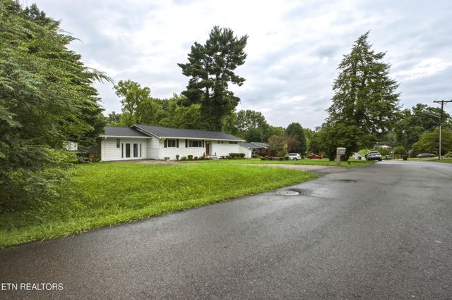6919 Dorchester Drive, Knoxville, TN 37909