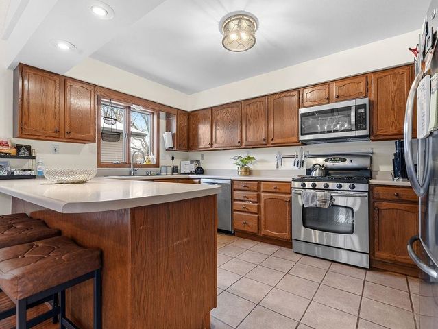 1213 7th St NE, Minot, ND 58703