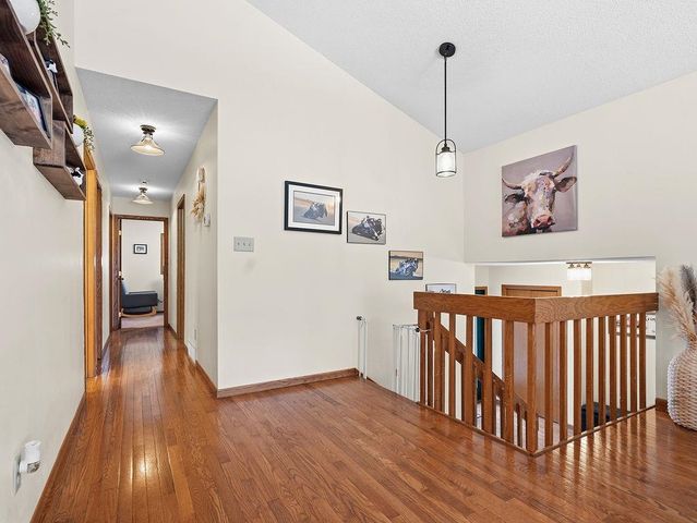 1213 7th St NE, Minot, ND 58703