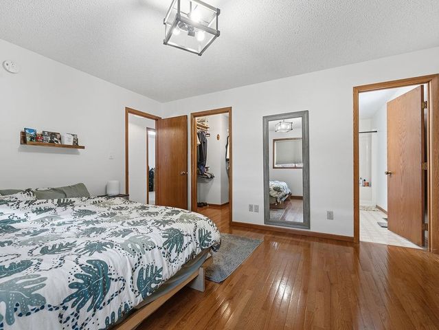 1213 7th St NE, Minot, ND 58703