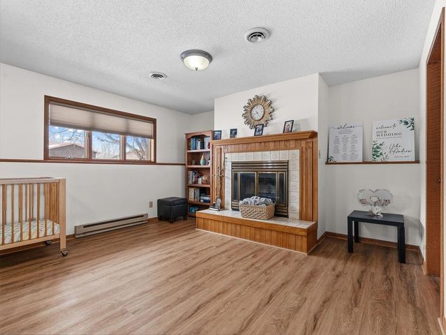 1213 7th St NE, Minot, ND 58703