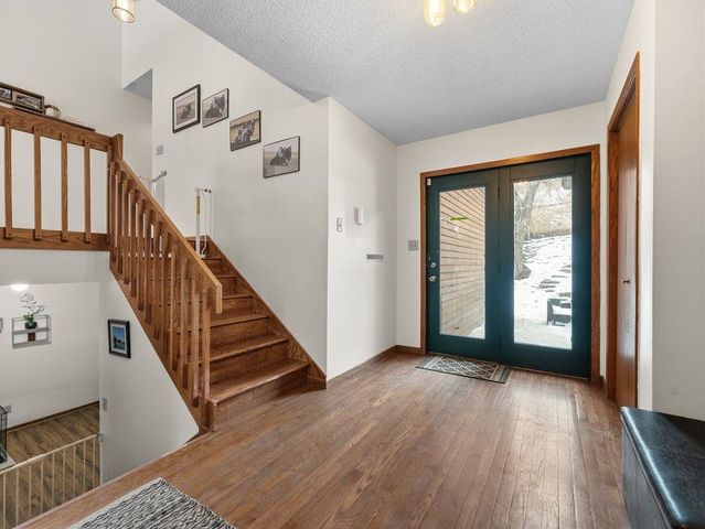 1213 7th St NE, Minot, ND 58703