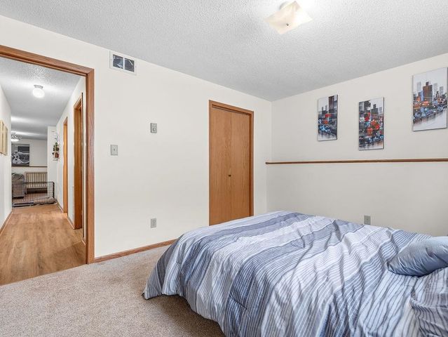 1213 7th St NE, Minot, ND 58703