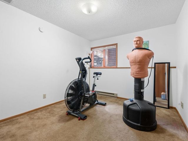 1213 7th St NE, Minot, ND 58703