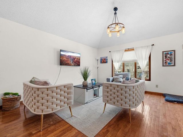 1213 7th St NE, Minot, ND 58703