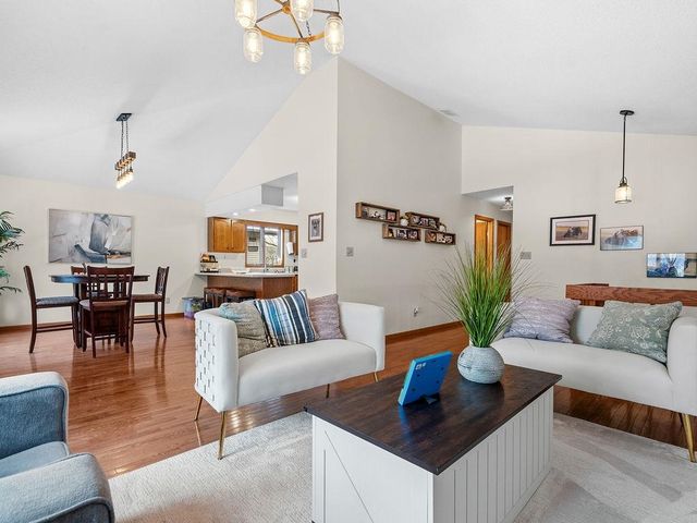 1213 7th St NE, Minot, ND 58703