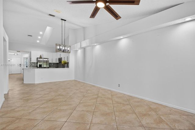 7440 Pinewalk Dr S, Margate, FL 33063