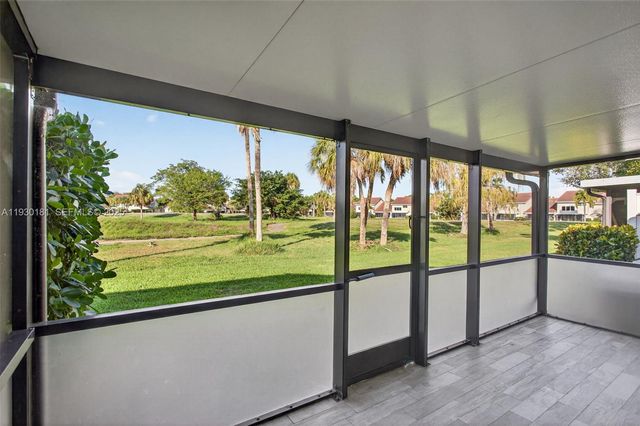 7440 Pinewalk Dr S, Margate, FL 33063