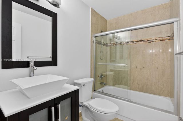 7440 Pinewalk Dr S, Margate, FL 33063