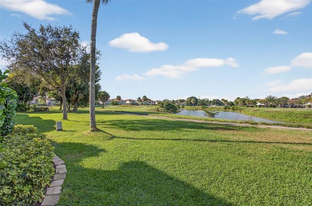 7440 Pinewalk Dr S, Margate, FL 33063