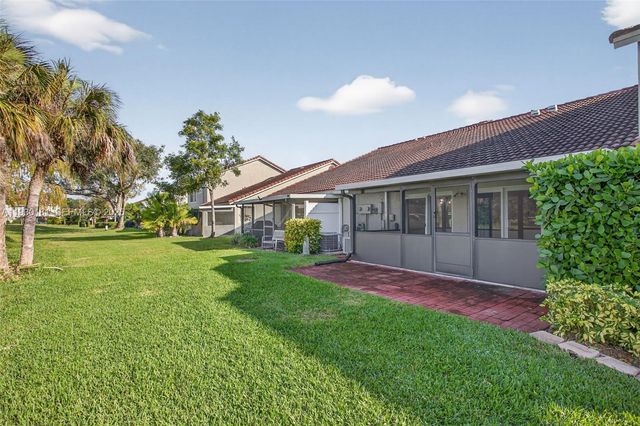 7440 Pinewalk Dr S, Margate, FL 33063