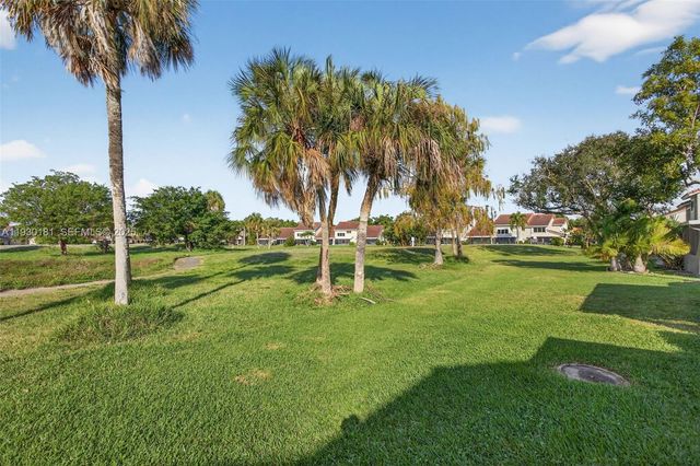 7440 Pinewalk Dr S, Margate, FL 33063