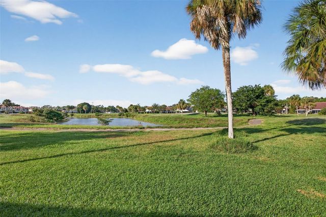 7440 Pinewalk Dr S, Margate, FL 33063