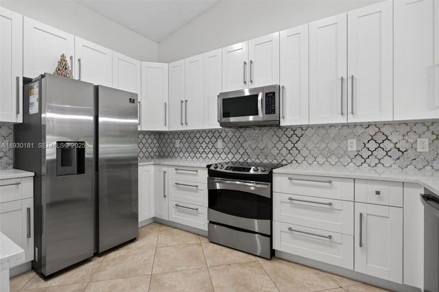 7440 Pinewalk Dr S, Margate, FL 33063