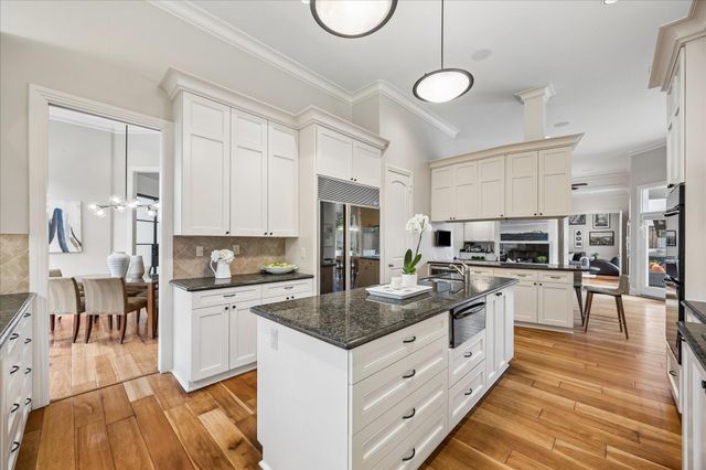 5211 Pocahontas Street, Bellaire, TX 77401