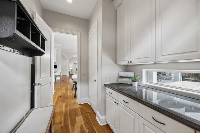 5211 Pocahontas Street, Bellaire, TX 77401