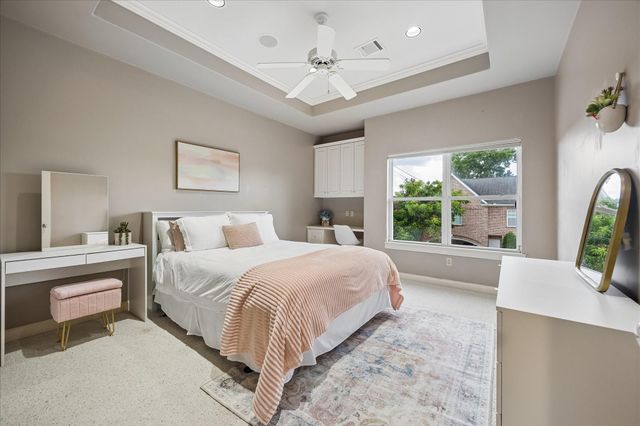 5211 Pocahontas Street, Bellaire, TX 77401