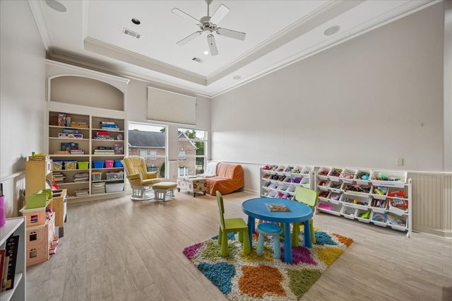 5211 Pocahontas Street, Bellaire, TX 77401